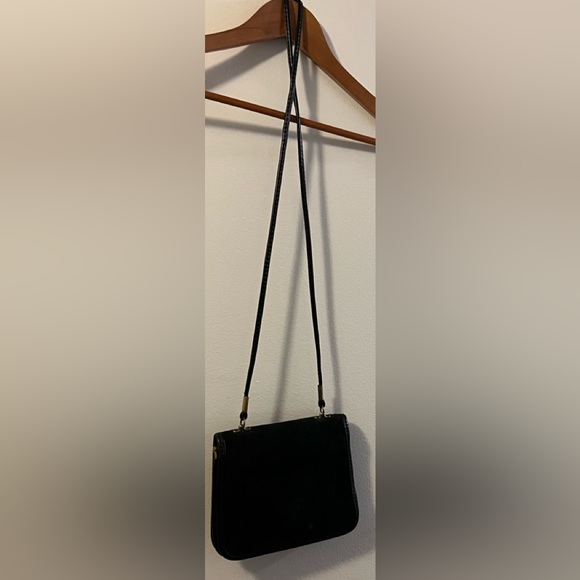 BUNDLE OF POCKETBOOKS 4 - Picture 2 of 12